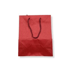 Χάρτινο κόκκινο τσαντάκι δώρου με κορδόνι 12x6x15 cm. Χάρτινο κόκκινο τσαντάκι δώρου με κορδόνι 12x6x15 cm.